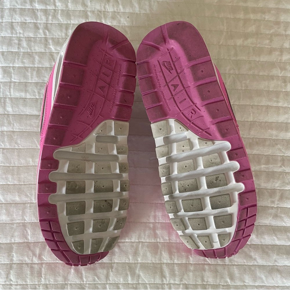 Nike Air Pink and White Kids' Sneakers 6Y - Picture 7 of 7